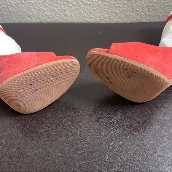 100% Authentic Miu Miu Coral Ankle Strap w Gold Heel Size 6.5 - Picture 9 of 12